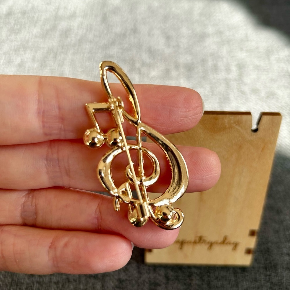 Sparkly Treble Clef + Music Note Fashion Rhinestone, Pearl Brooch Pin, Gold - Picture 4 of 17